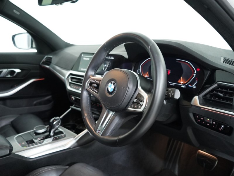2021 (21) BMW 3 SERIES 320i M Sport 5dr Step Auto 4869335