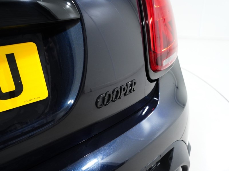 2022 (72) MINI HATCHBACK 1.5 Cooper Sport 3dr Auto 4851713