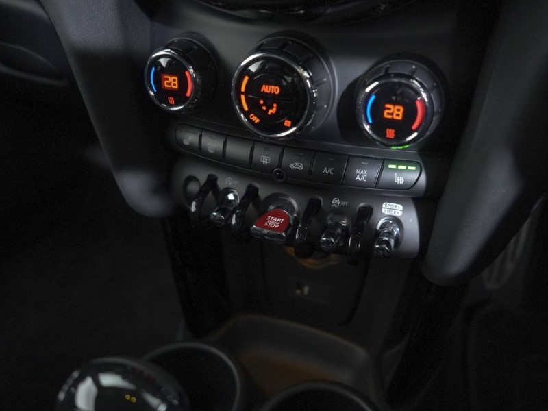 2022 (72) MINI HATCHBACK 1.5 Cooper Sport 3dr Auto 4851738