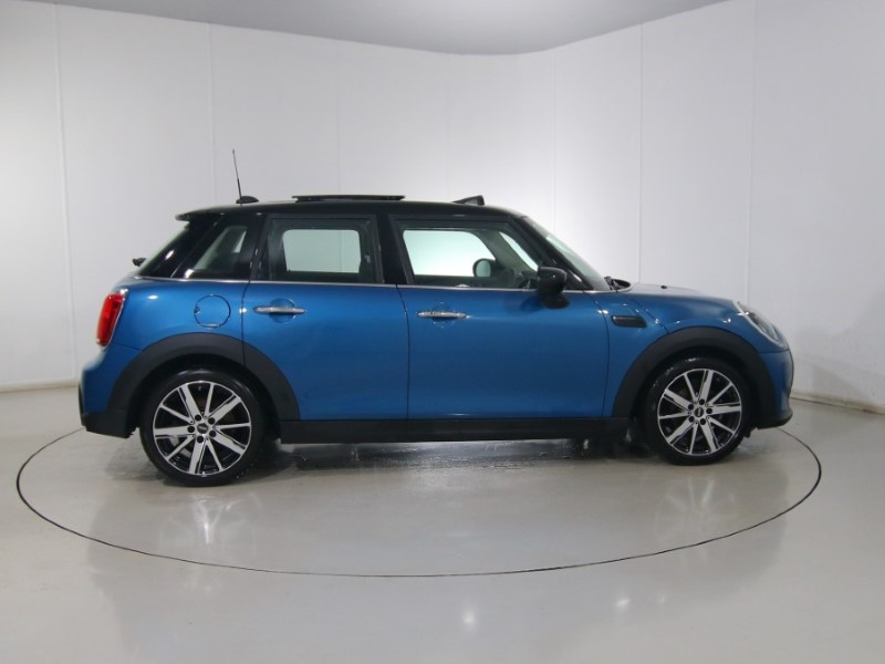 2022 (22) MINI HATCHBACK 1.5 Cooper Classic 5dr Auto 4885095