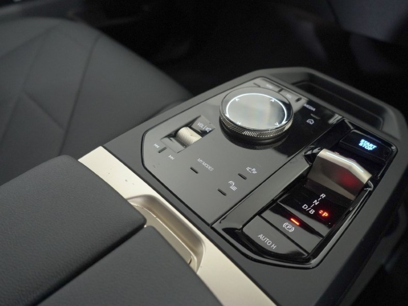 2022 (72) BMW iX 240kW xDrive40 M Sport 76.6kWh 5dr Auto 4884675