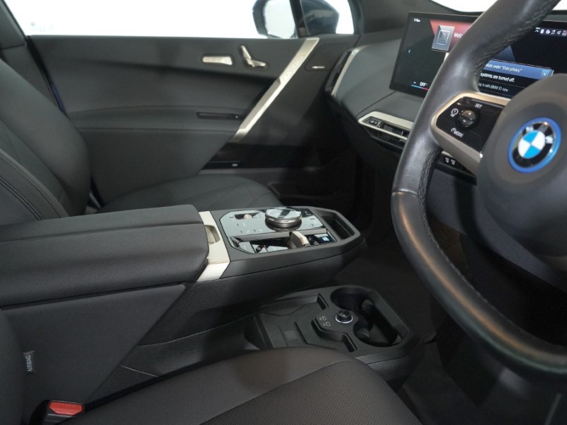 2022 (72) BMW iX 240kW xDrive40 M Sport 76.6kWh 5dr Auto 4884669
