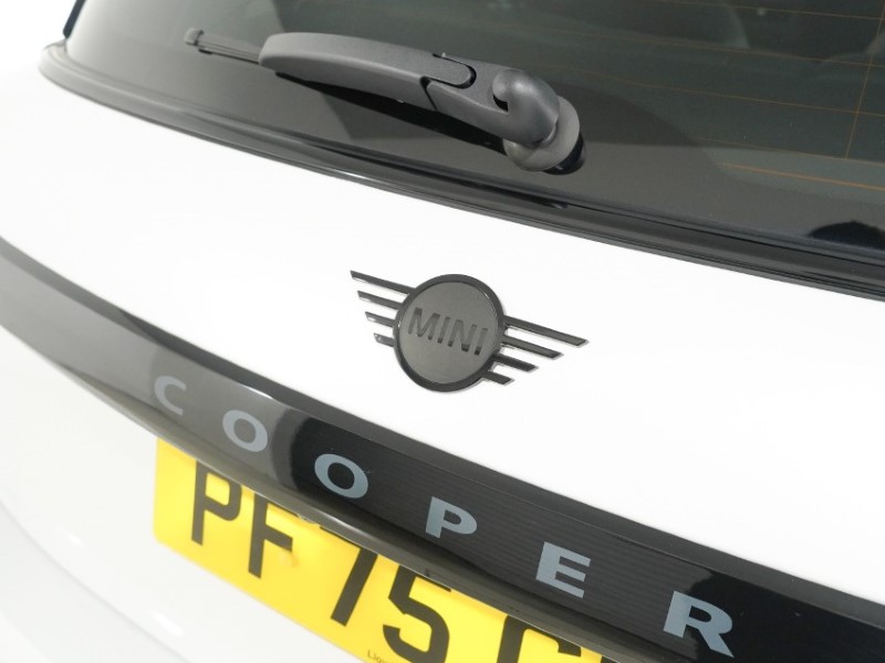 2025 (75) MINI COOPER 1.5 C Sport 3dr Auto 5365021