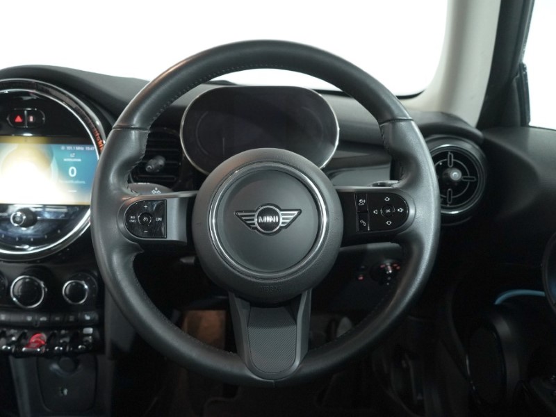 2024 (24) MINI HATCHBACK 1.5 Cooper Classic 3dr Auto 4899315