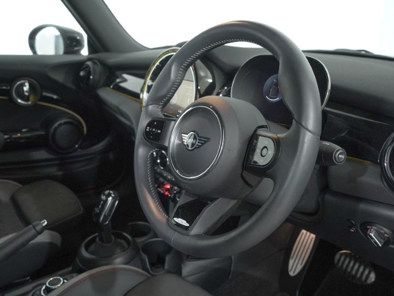 2024 (24) MINI CONVERTIBLE 1.5 Cooper Sport Premium 2dr Auto 4912352