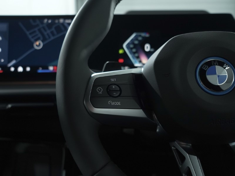 2025 (25) BMW iX2 150kW eDrive20 M Sport 65kWh 5dr Auto 4908756