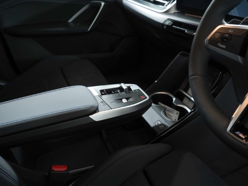 2025 (25) BMW iX2 150kW eDrive20 M Sport 65kWh 5dr Auto 4908745