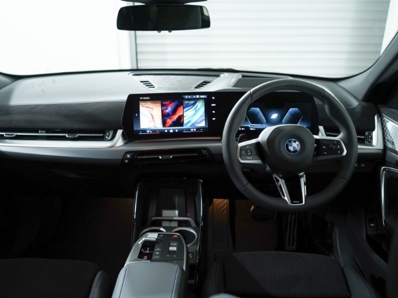 2025 (25) BMW iX2 150kW eDrive20 M Sport 65kWh 5dr Auto 4908747