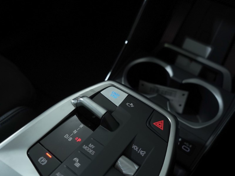 2025 (25) BMW iX2 150kW eDrive20 M Sport 65kWh 5dr Auto 4908755