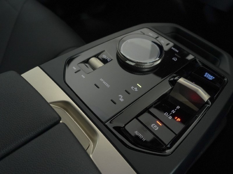 2023 (73) BMW iX 240kW xDrive40 M Sport 76.6kWh 5dr Auto 4935553