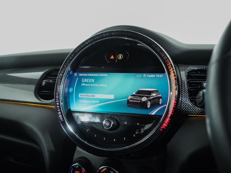 2022 (72) MINI HATCHBACK 1.5 Cooper Exclusive 5dr Auto 4945357