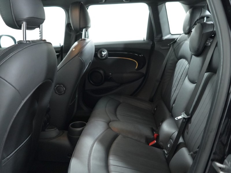 2022 (72) MINI HATCHBACK 1.5 Cooper Exclusive 5dr Auto 4945332