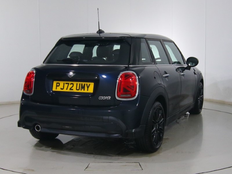 2022 (72) MINI HATCHBACK 1.5 Cooper Exclusive 5dr Auto 4945372