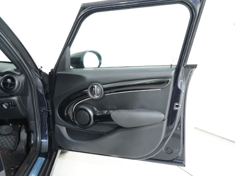 2022 (72) MINI HATCHBACK 1.5 Cooper Exclusive 5dr Auto 4945339