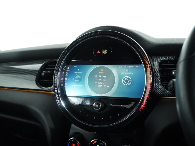 2022 (72) MINI HATCHBACK 1.5 Cooper Exclusive 5dr Auto 4945348