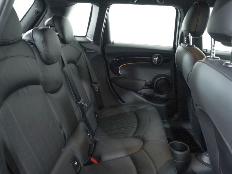 2022 (72) MINI HATCHBACK 1.5 Cooper Exclusive 5dr Auto 4945337