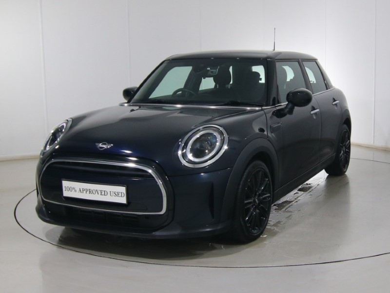 2022 (72) MINI HATCHBACK 1.5 Cooper Exclusive 5dr Auto 4945368