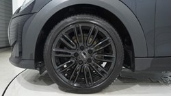 2022 (72) MINI HATCHBACK 1.5 Cooper Exclusive 5dr Auto 4945365