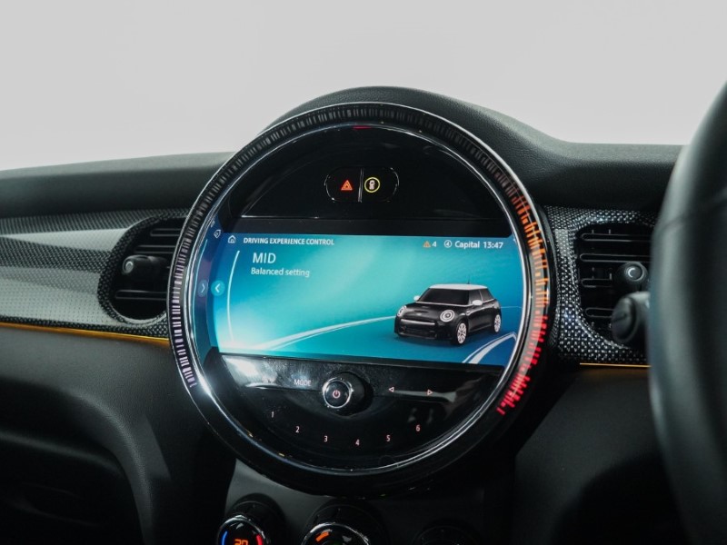 2022 (72) MINI HATCHBACK 1.5 Cooper Exclusive 5dr Auto 4945356