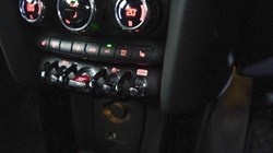 2022 (72) MINI HATCHBACK 1.5 Cooper Exclusive 5dr Auto 4945353