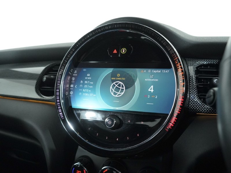 2022 (72) MINI HATCHBACK 1.5 Cooper Exclusive 5dr Auto 4945347