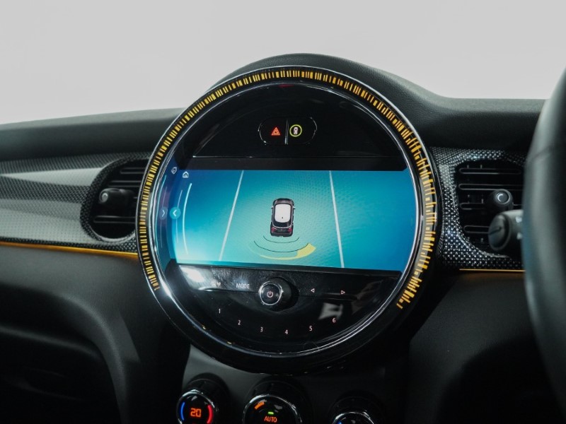 2022 (72) MINI HATCHBACK 1.5 Cooper Exclusive 5dr Auto 4945358