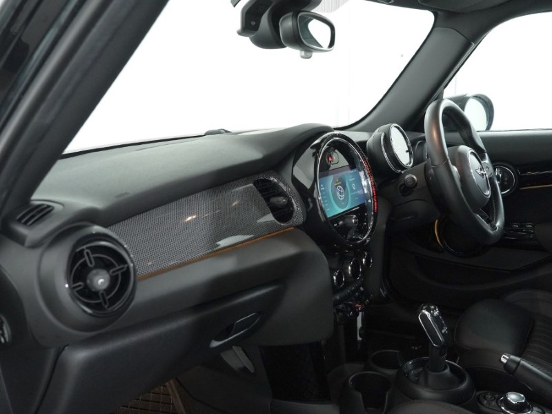 2022 (72) MINI HATCHBACK 1.5 Cooper Exclusive 5dr Auto 4945331