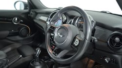 2022 (72) MINI HATCHBACK 1.5 Cooper Exclusive 5dr Auto 4945342