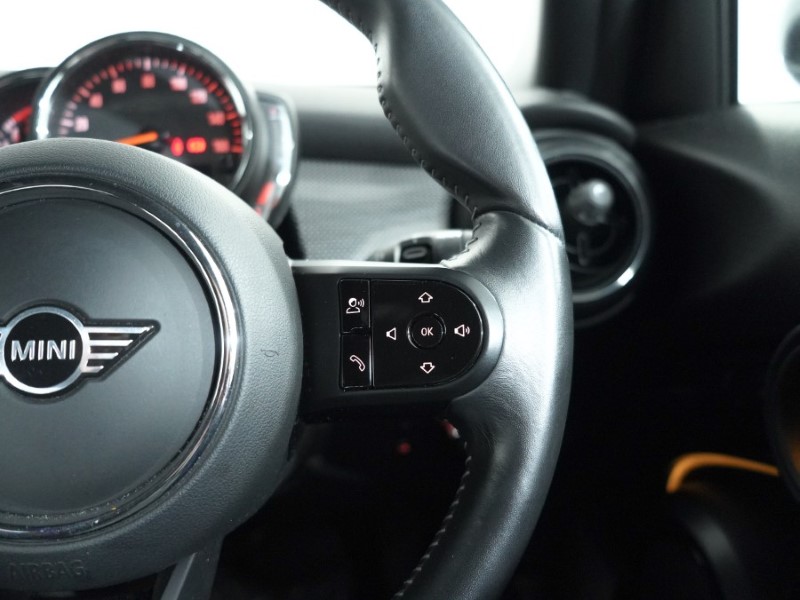 2022 (72) MINI HATCHBACK 1.5 Cooper Exclusive 5dr Auto 4945344