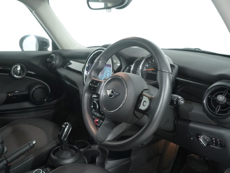 2022 (72) MINI HATCHBACK 1.5 Cooper Classic 3dr Auto 4971516