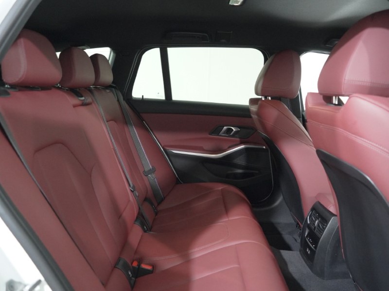 2025 (25) BMW 3 SERIES 320i M Sport 5dr Step Auto 4984513