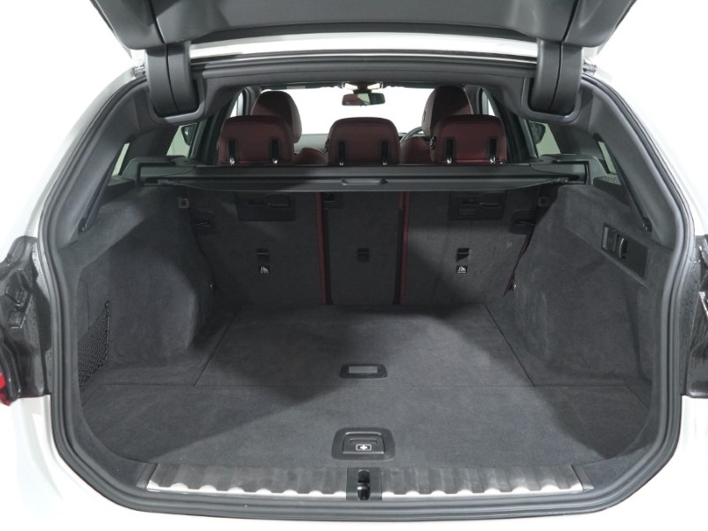 2025 (25) BMW 3 SERIES 320i M Sport 5dr Step Auto 4984506