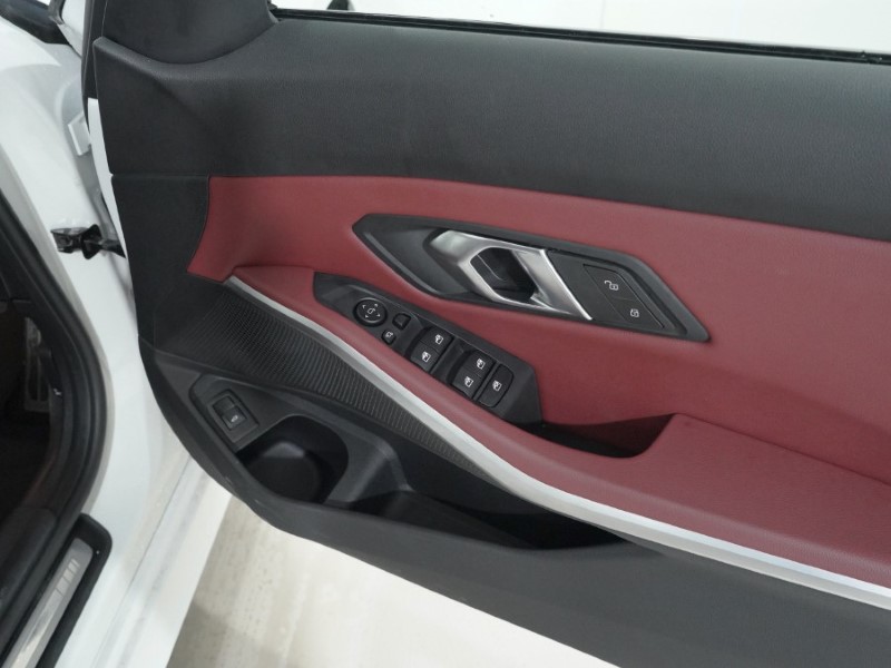 2025 (25) BMW 3 SERIES 320i M Sport 5dr Step Auto 4984516