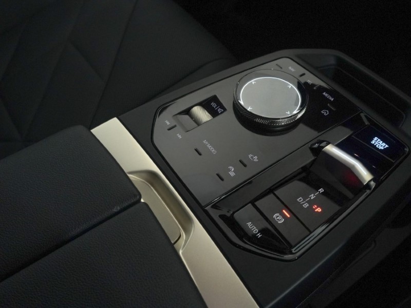 2022 (72) BMW iX 240kW xDrive40 M Sport Edition 76.6kWh 5dr Auto 4973793