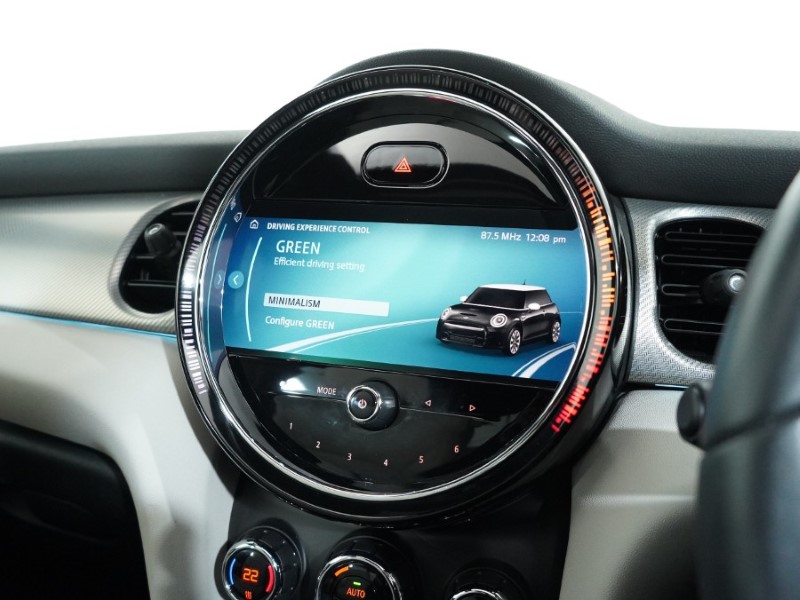 2022 (22) MINI HATCHBACK 1.5 Cooper Exclusive 3dr Auto 4978975