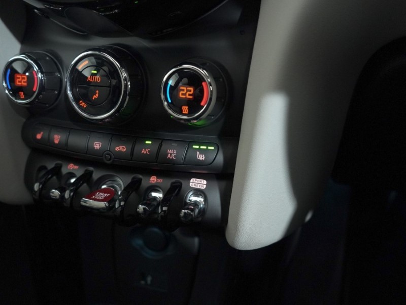 2022 (22) MINI HATCHBACK 1.5 Cooper Exclusive 3dr Auto 4978971