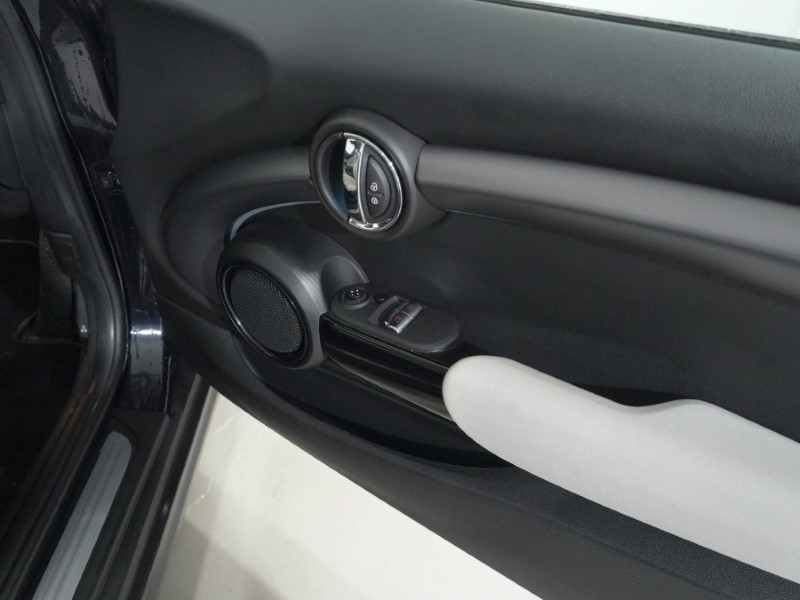 2022 (22) MINI HATCHBACK 1.5 Cooper Exclusive 3dr Auto 4978953