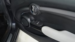 2022 (22) MINI HATCHBACK 1.5 Cooper Exclusive 3dr Auto 4978953