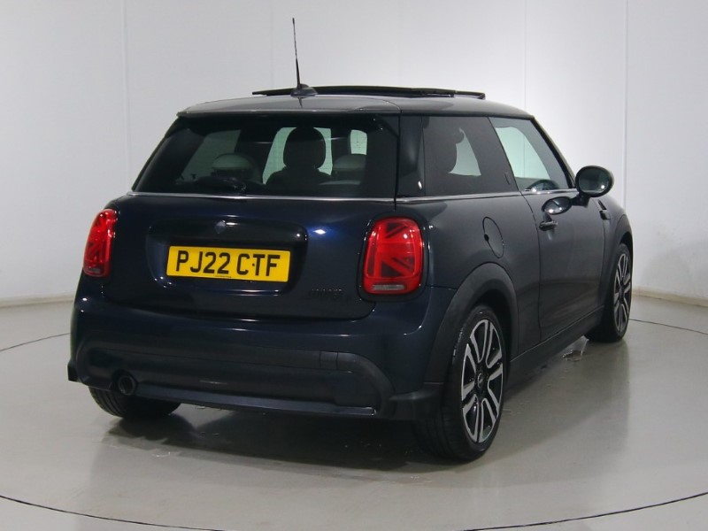 2022 (22) MINI HATCHBACK 1.5 Cooper Exclusive 3dr Auto 4978991