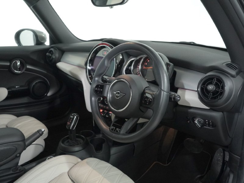 2022 (22) MINI HATCHBACK 1.5 Cooper Exclusive 3dr Auto 4978950