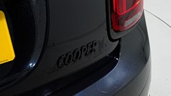 2022 (22) MINI HATCHBACK 1.5 Cooper Exclusive 3dr Auto 4978945