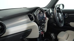 2022 (22) MINI HATCHBACK 1.5 Cooper Exclusive 3dr Auto 4978965