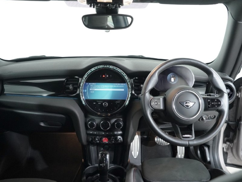 2023 (73) MINI HATCHBACK 1.5 Cooper Sport Premium 3dr Auto 4978413