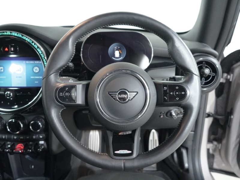 2023 (73) MINI HATCHBACK 1.5 Cooper Sport Premium 3dr Auto 4978415