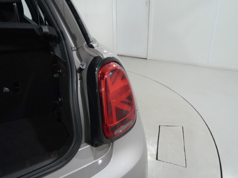 2023 (73) MINI HATCHBACK 1.5 Cooper Sport Premium 3dr Auto 4978404