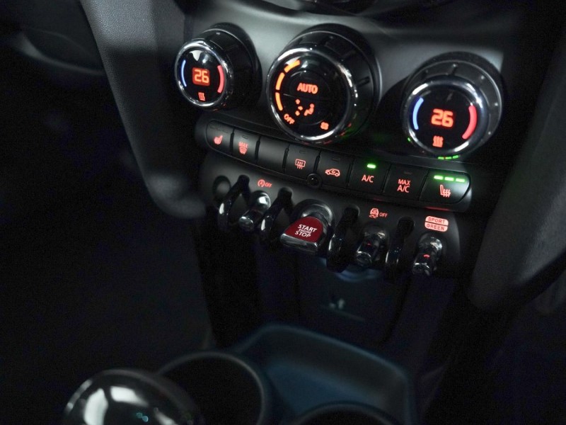 2023 (73) MINI HATCHBACK 1.5 Cooper Sport Premium 3dr Auto 4978427