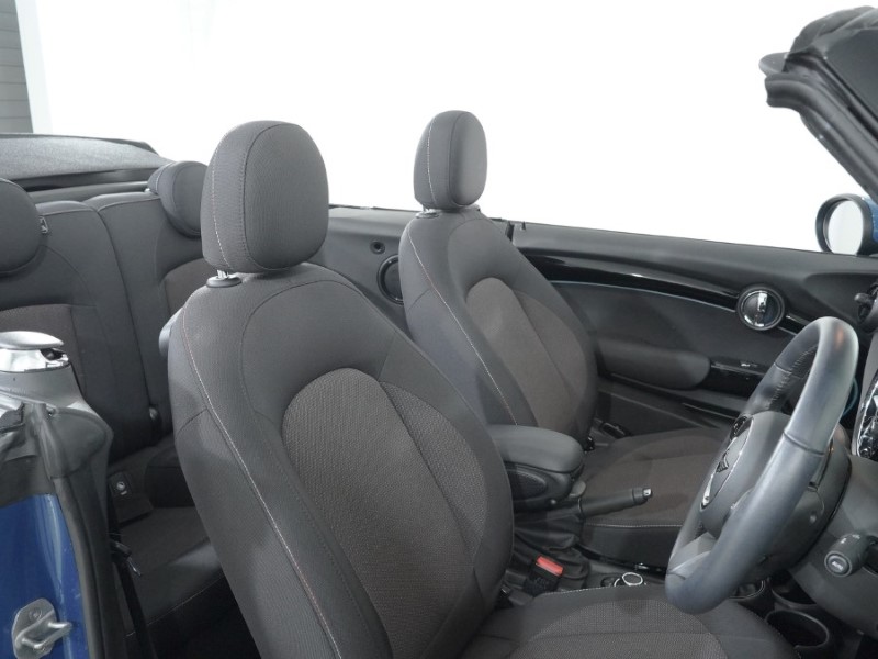 2022 (72) MINI CONVERTIBLE 1.5 Cooper Classic 2dr Auto 4979422