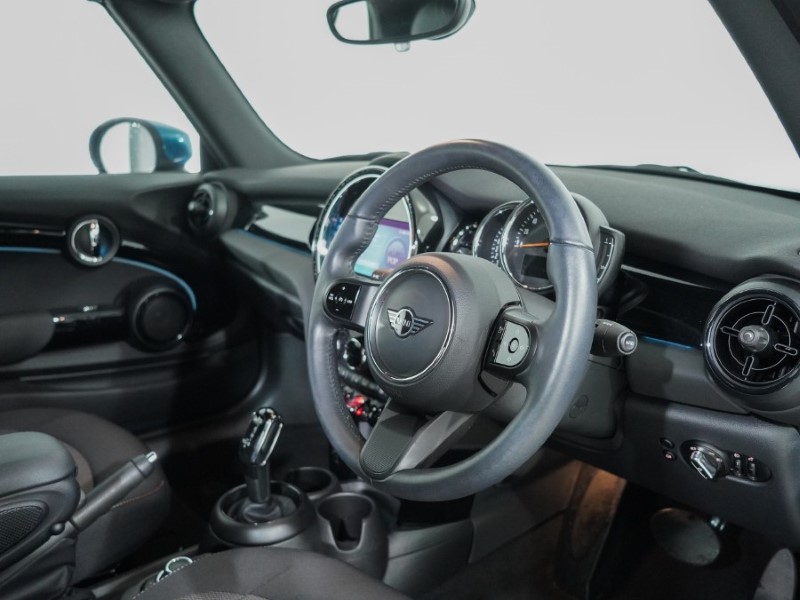 2022 (72) MINI CONVERTIBLE 1.5 Cooper Classic 2dr Auto 4979394