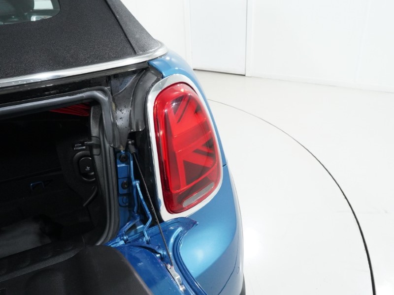 2022 (72) MINI CONVERTIBLE 1.5 Cooper Classic 2dr Auto 4979381