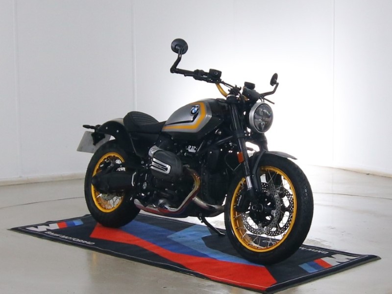 2025 (75) BMW Motorrad R12 (24MY)